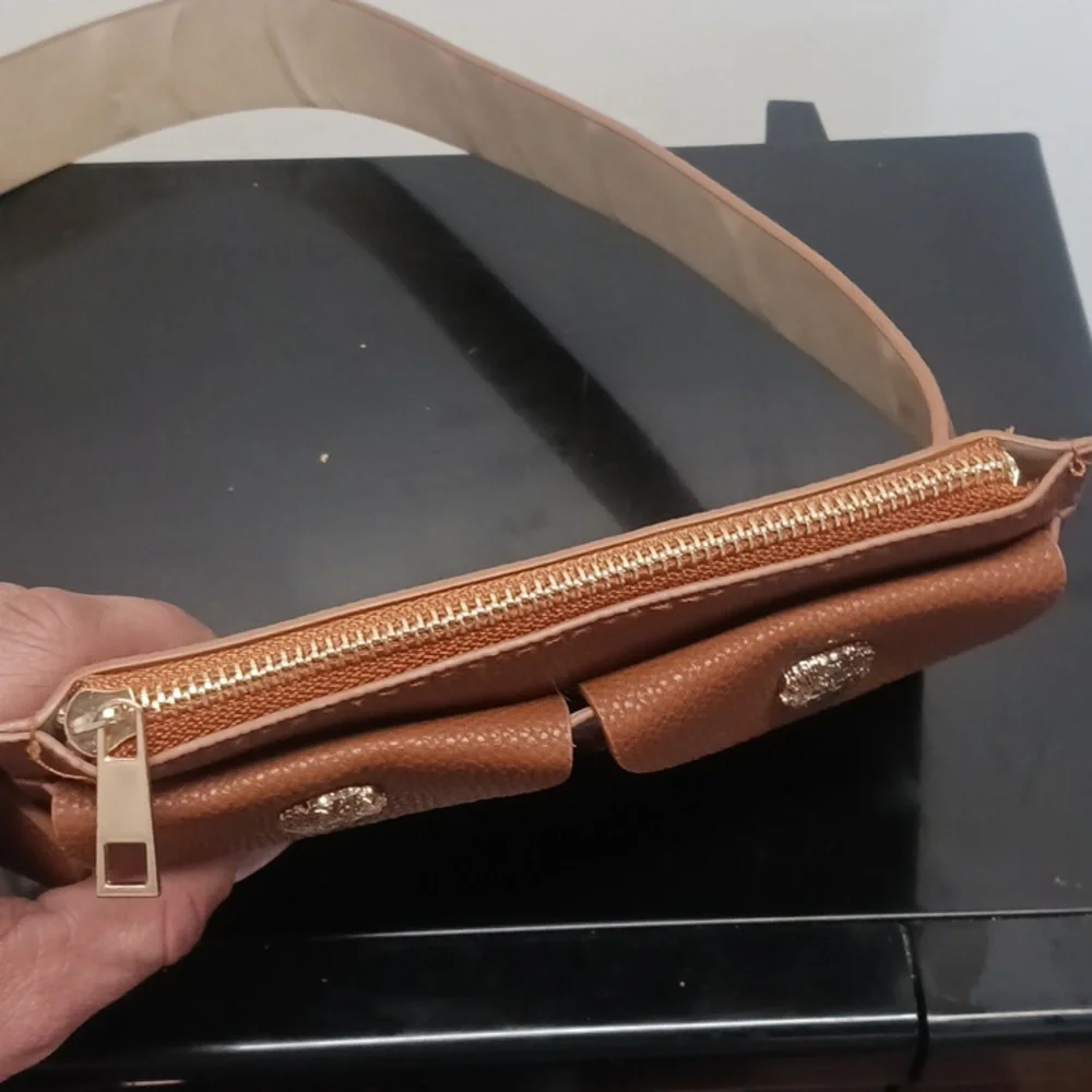 NWT Vince Camuto cognac brown vegan leather belt bag. Size L - Picture 7 of 9